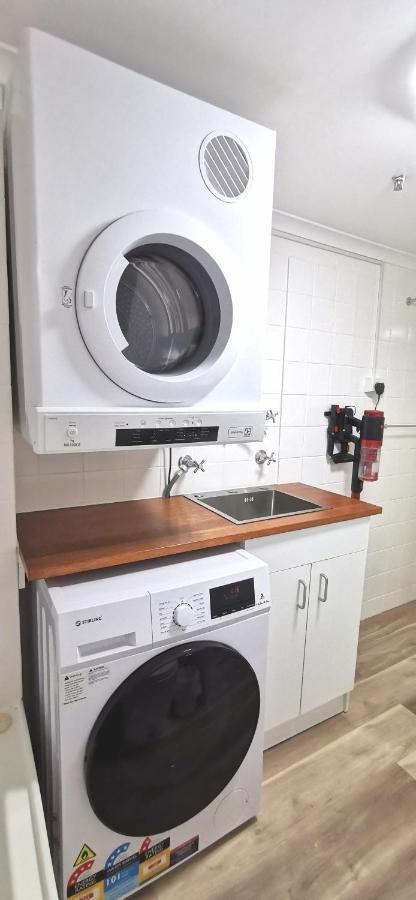 Beachside Apartment In The Heart Of Surfers Paradise - Free Parking Gold Coast Buitenkant foto