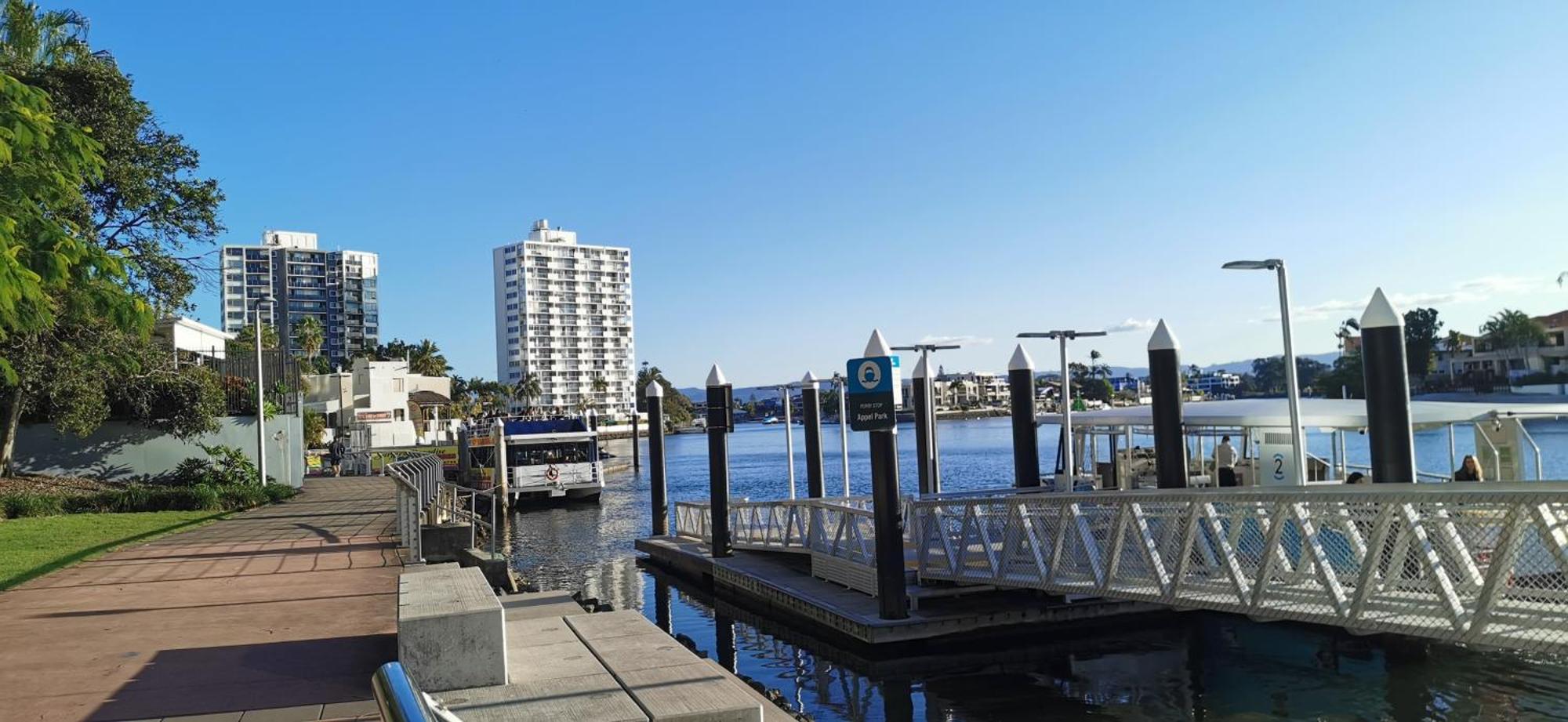 Beachside Apartment In The Heart Of Surfers Paradise - Free Parking Gold Coast Buitenkant foto
