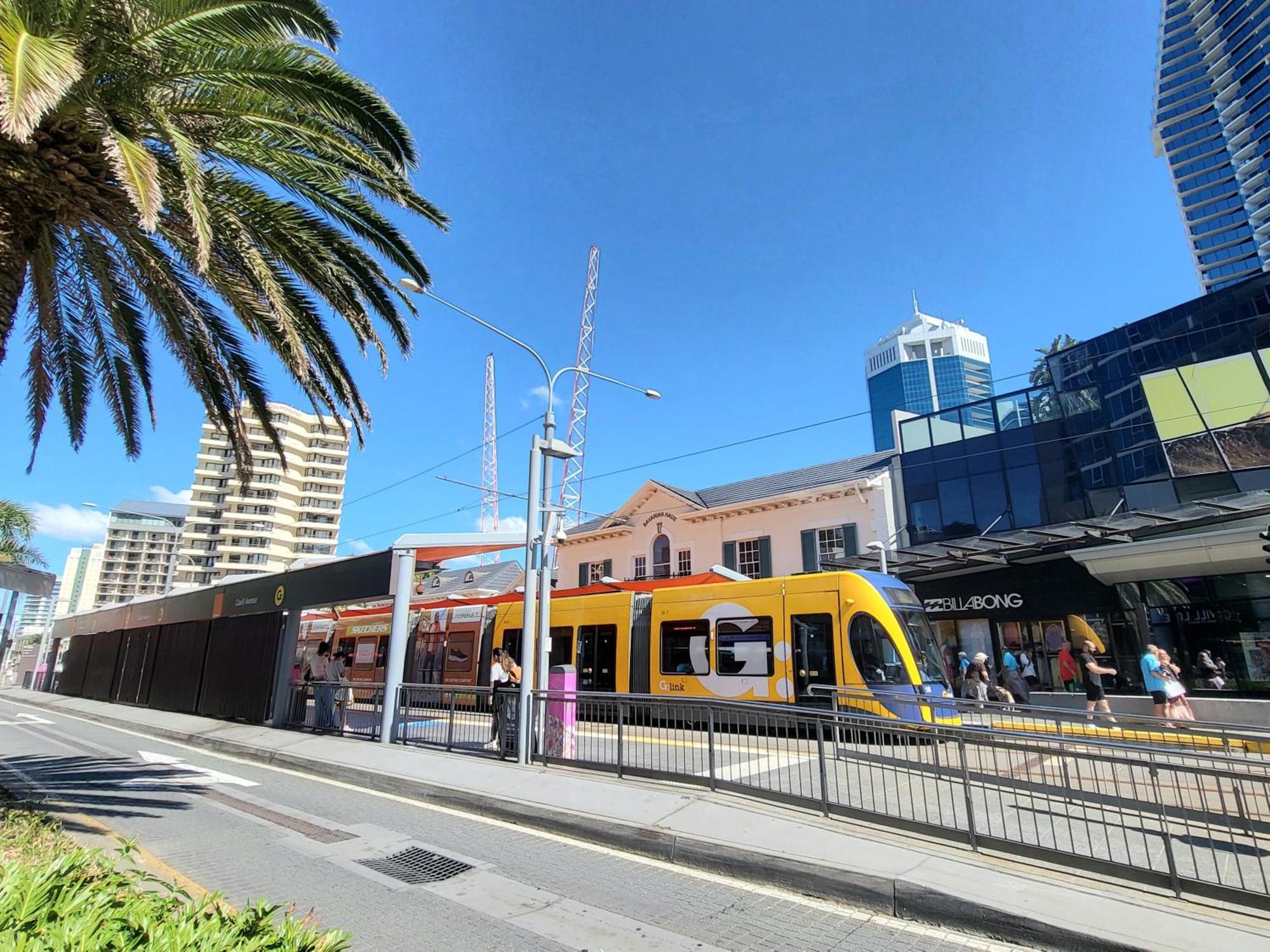 Beachside Apartment In The Heart Of Surfers Paradise - Free Parking Gold Coast Buitenkant foto